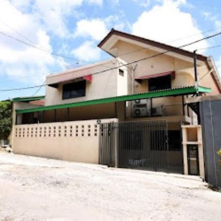 Safina Inn Syariah Sekupang Batam Esterno foto