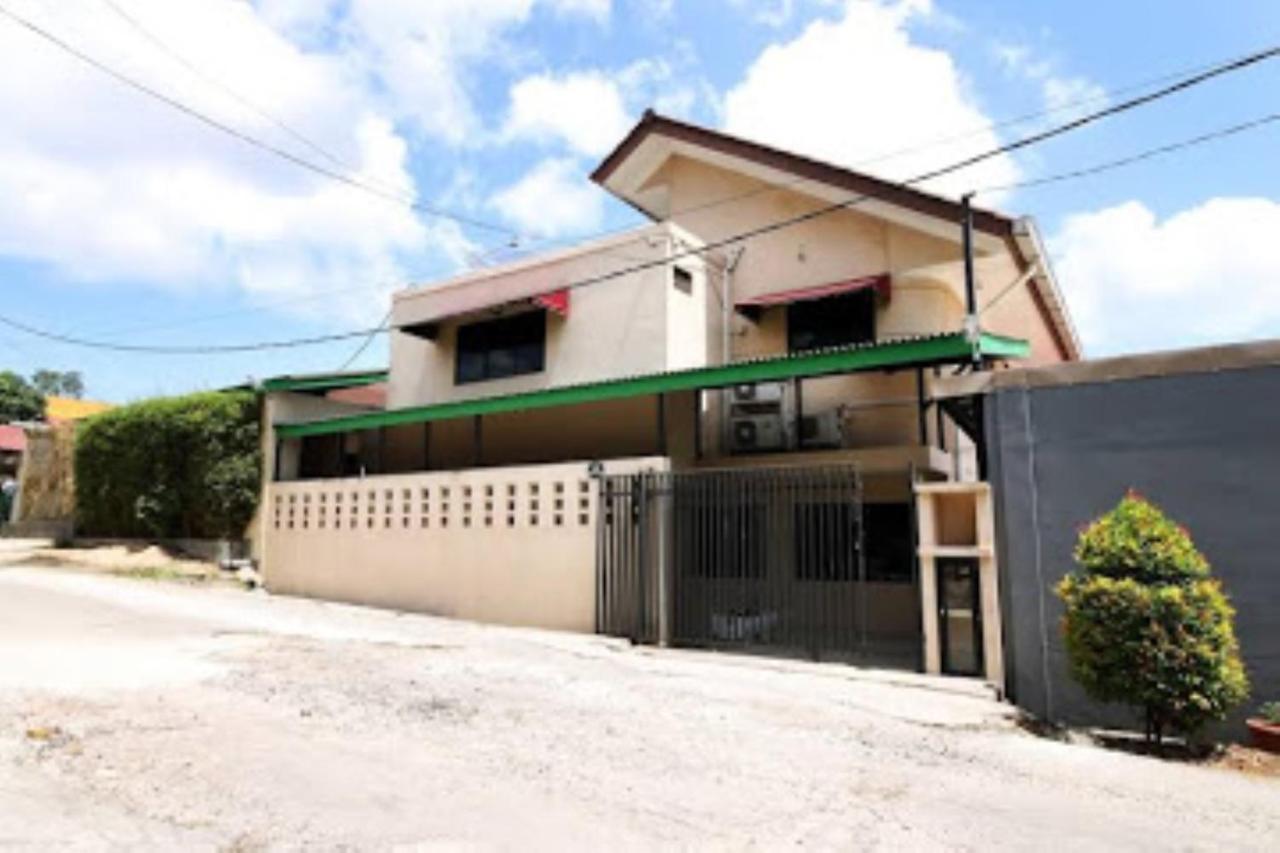 Safina Inn Syariah Sekupang Batam Esterno foto