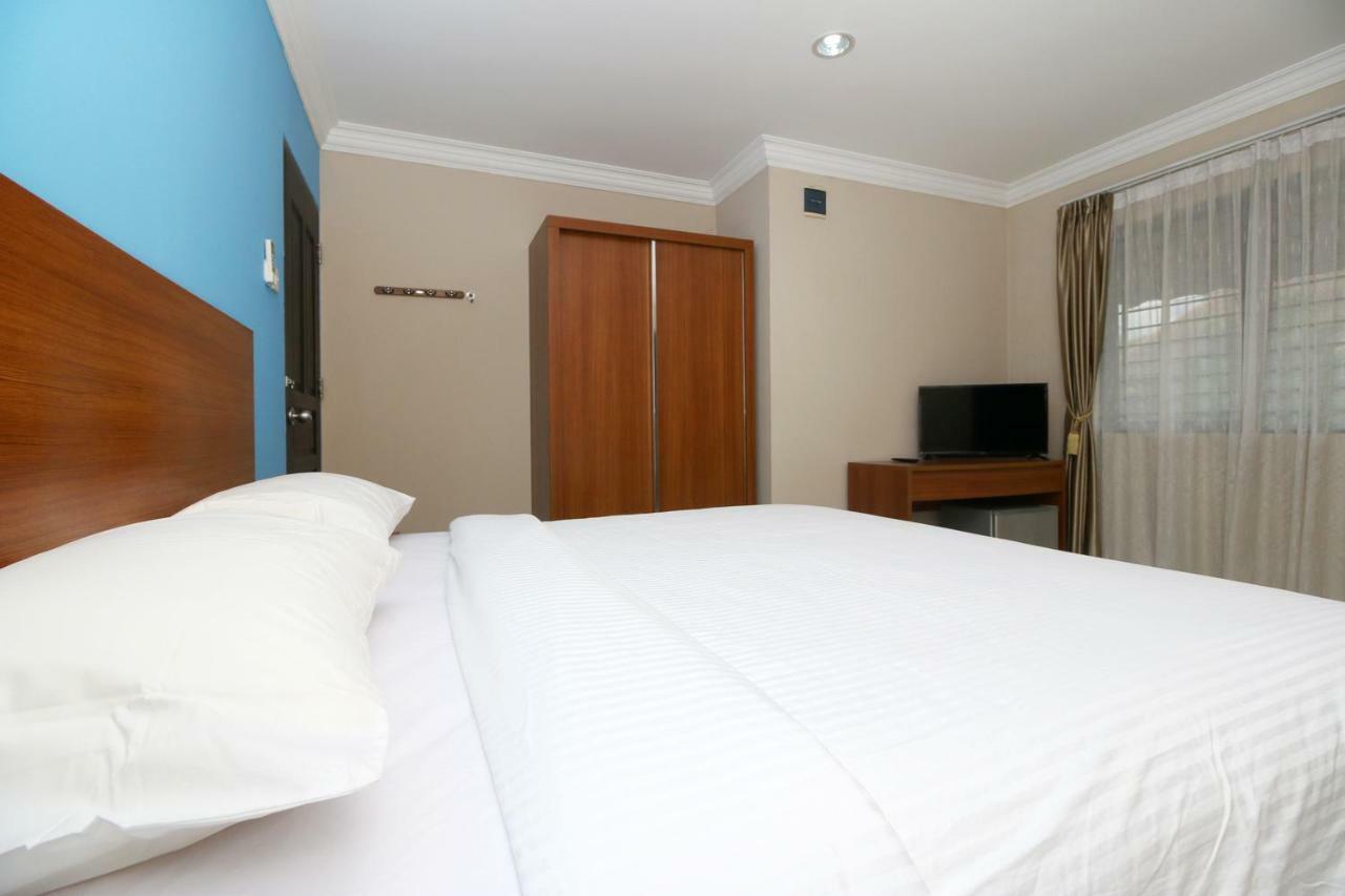 Safina Inn Syariah Sekupang Batam Esterno foto
