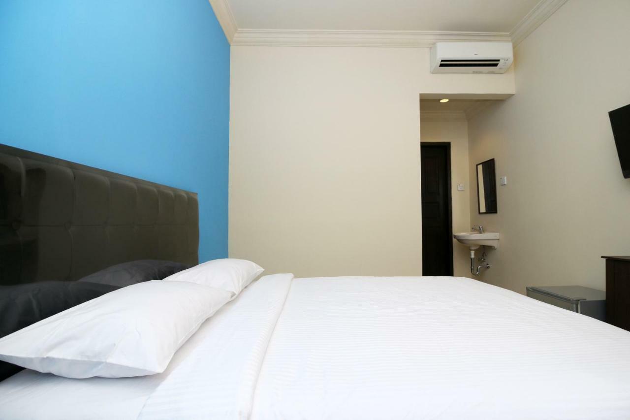 Safina Inn Syariah Sekupang Batam Esterno foto