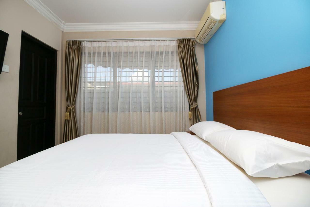 Safina Inn Syariah Sekupang Batam Esterno foto