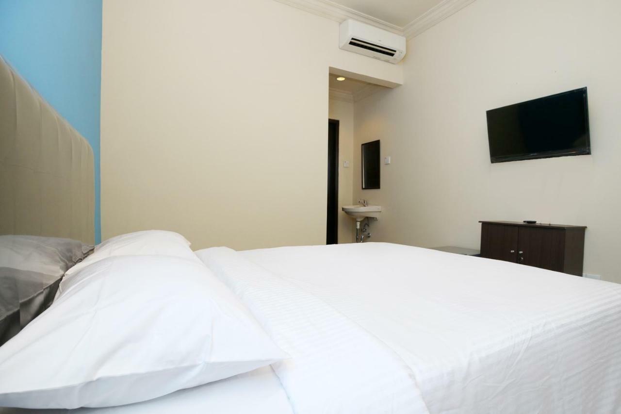 Safina Inn Syariah Sekupang Batam Esterno foto